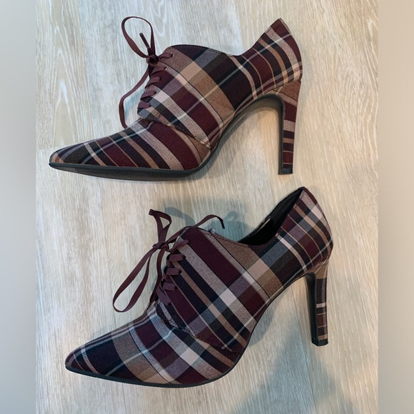 Le Chateau Plaid Booties. - Picture 3 of 6